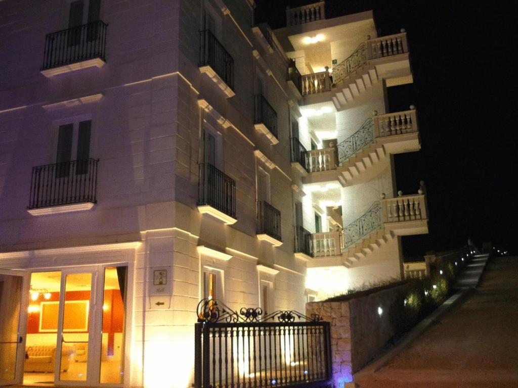 Hotel Madonna Delle Grazie チェーリエ・メッサーピカ エクステリア 写真