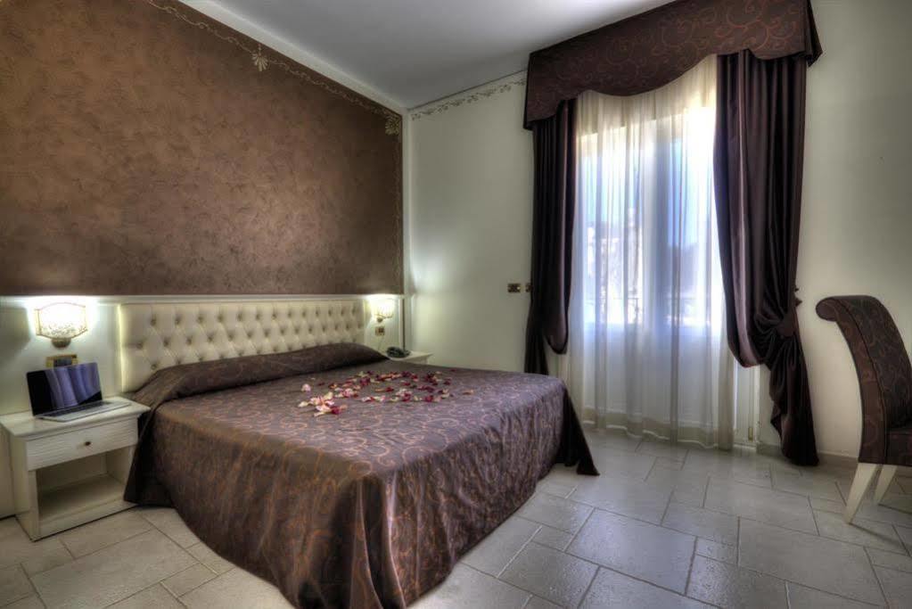Hotel Madonna Delle Grazie チェーリエ・メッサーピカ エクステリア 写真