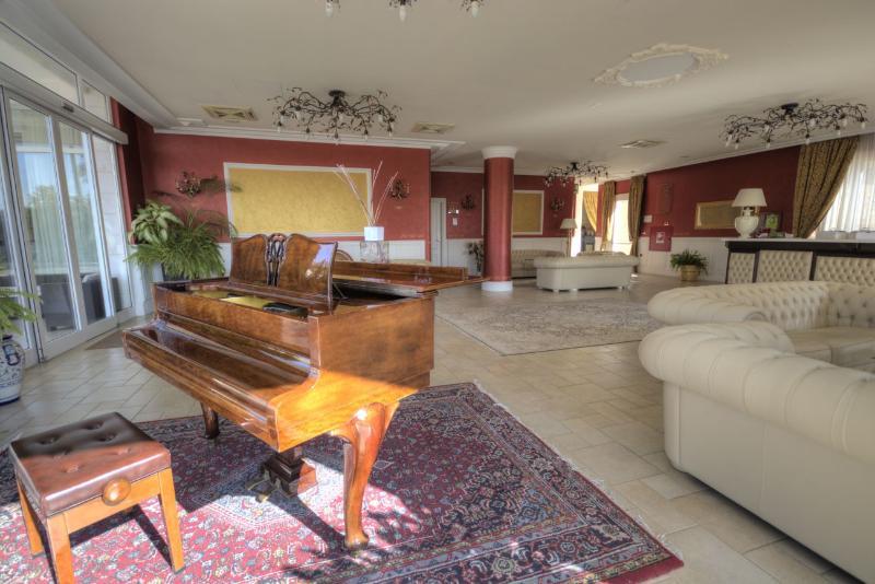 Hotel Madonna Delle Grazie チェーリエ・メッサーピカ エクステリア 写真