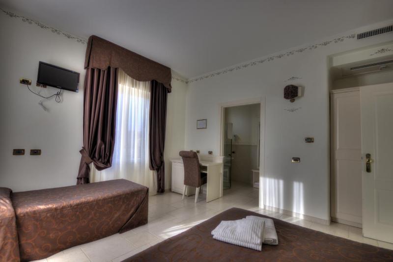 Hotel Madonna Delle Grazie チェーリエ・メッサーピカ エクステリア 写真