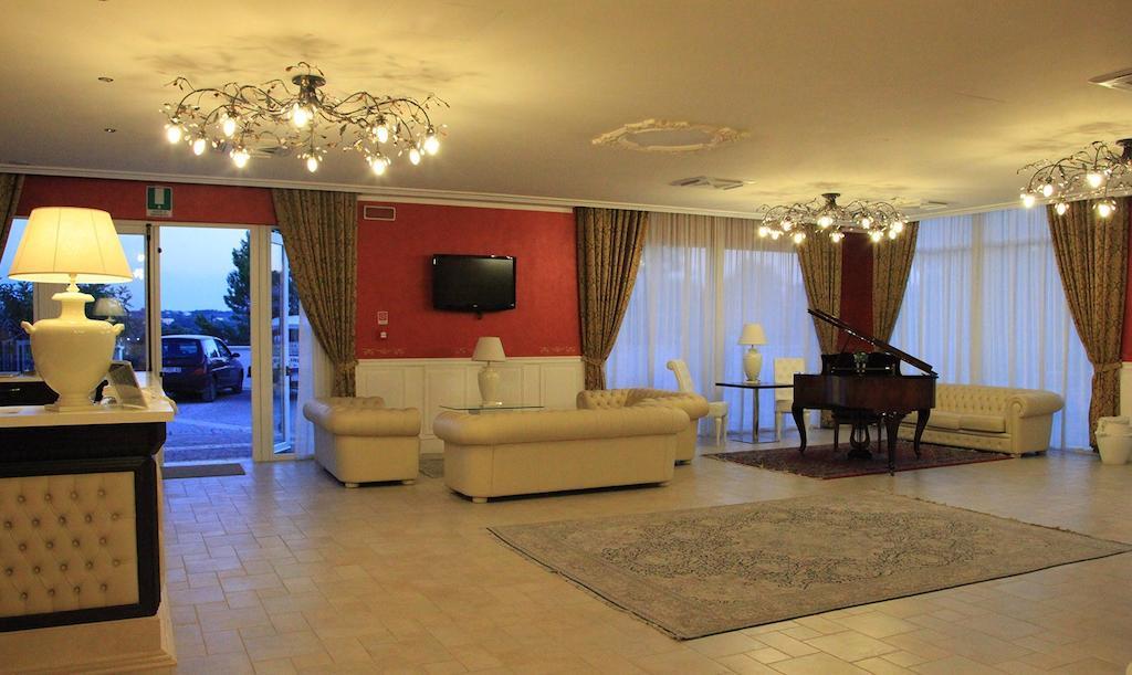 Hotel Madonna Delle Grazie チェーリエ・メッサーピカ エクステリア 写真